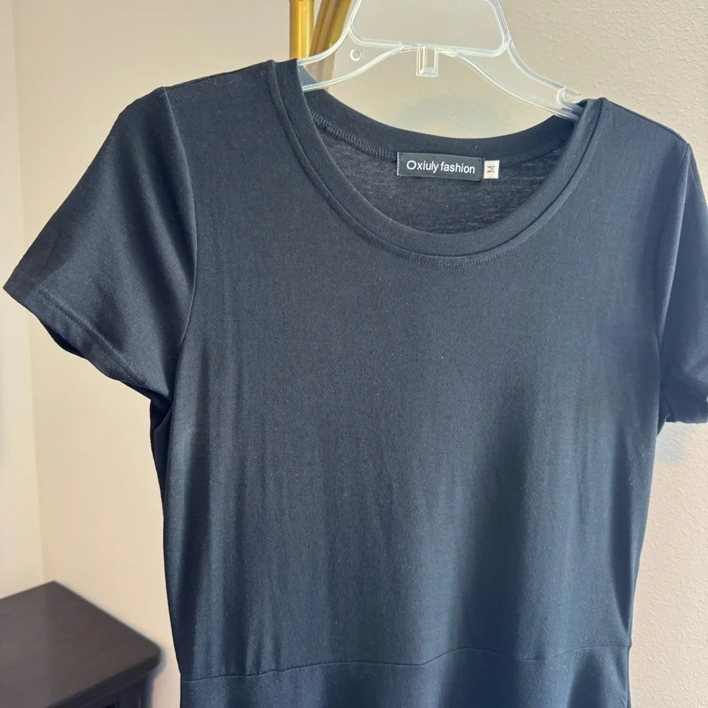 Black T-Shirt Dress A-Line Short Sleeve Knee Length Medium